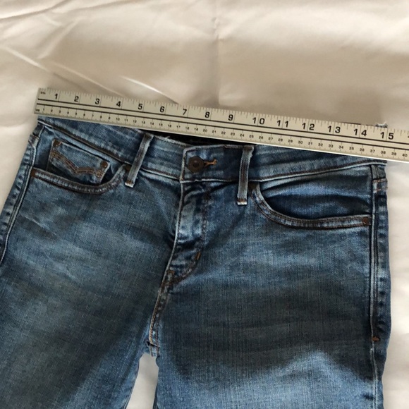 Womens size 8 Levi’s 525 perfect waist bluejean shorts - Picture 5 of 11